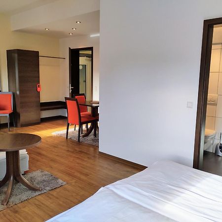 Hotel Auf Der Buehn Malsch  Eksteriør billede